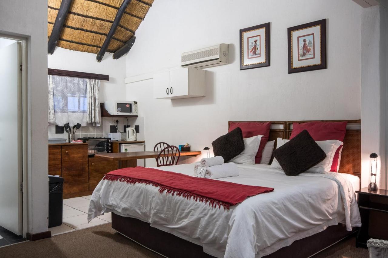 Khaya La Manzi Guest Lodge Hibberdene Exteriör bild