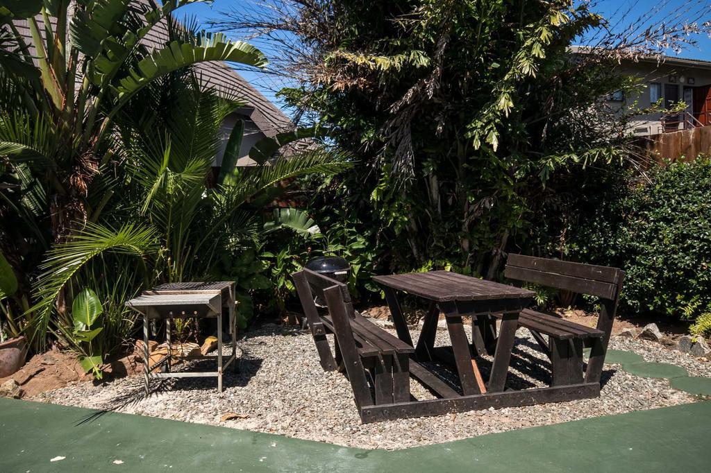 Khaya La Manzi Guest Lodge Hibberdene Exteriör bild
