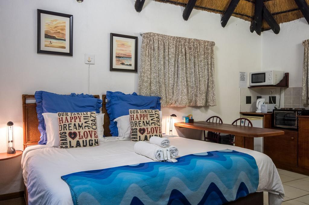 Khaya La Manzi Guest Lodge Hibberdene Exteriör bild