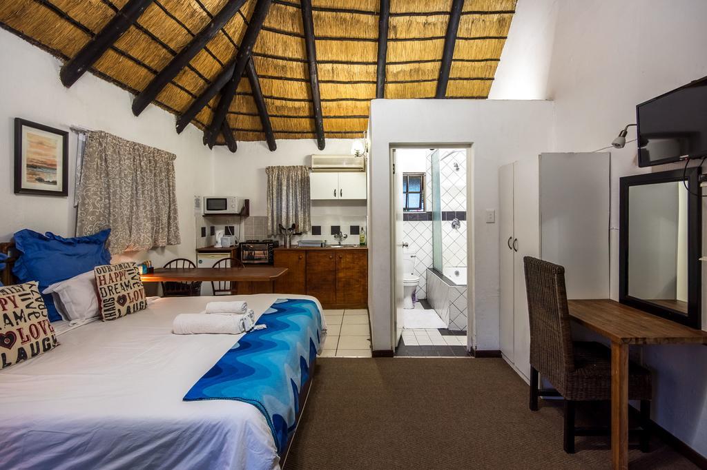 Khaya La Manzi Guest Lodge Hibberdene Exteriör bild